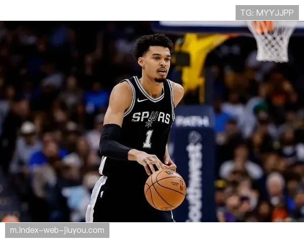 文班亚马不足25分钟砍27+10+4+4 马刺控制其出场时间存伤病顾虑